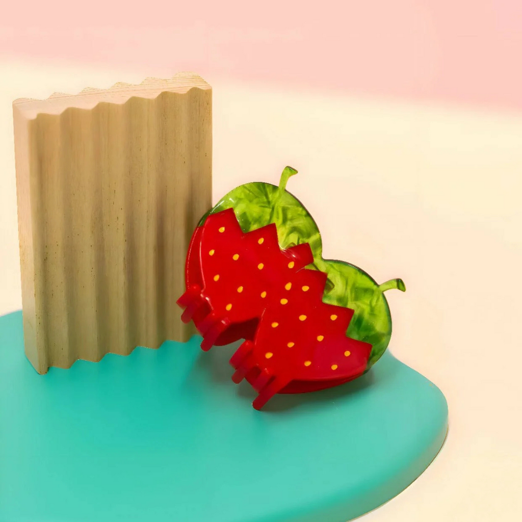 [Jenny Lemons] Large Red Strawberry Hair Claw Clip
