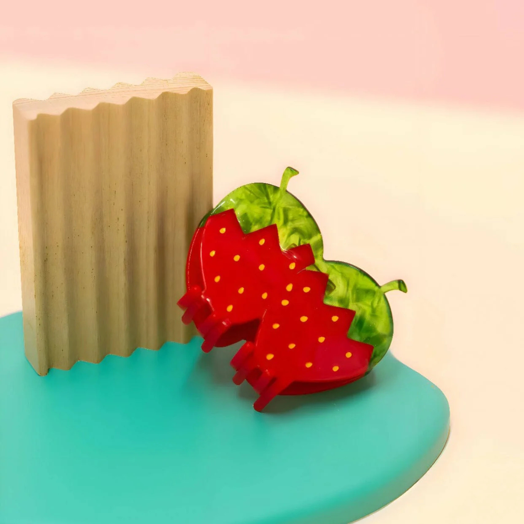 [Jenny Lemons] Large Red Strawberry Hair Claw Clip