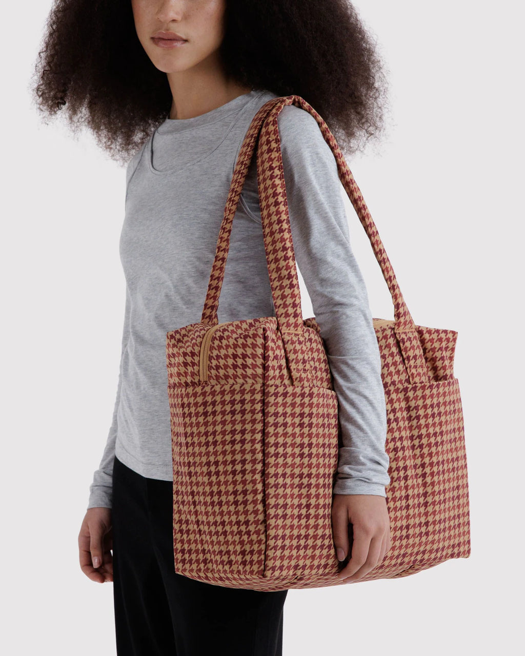 Baggu Small Cloud Carry-On - Tan Houndstooth