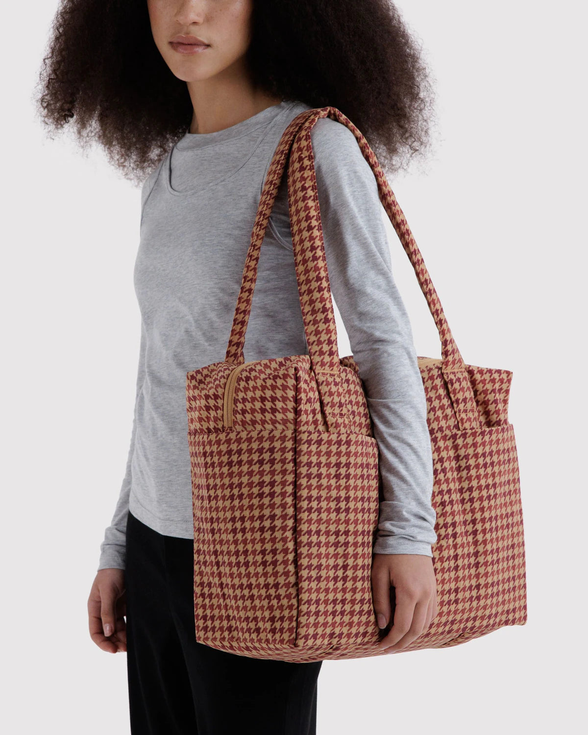 Baggu Small Cloud Carry-On - Tan Houndstooth