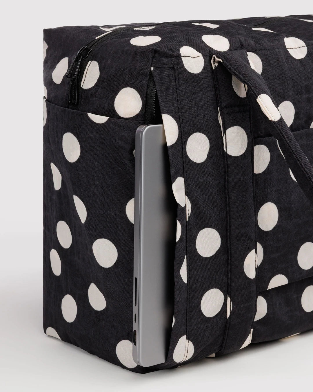 Baggu Small Cloud Carry-On - Black And Cream Polka Dot