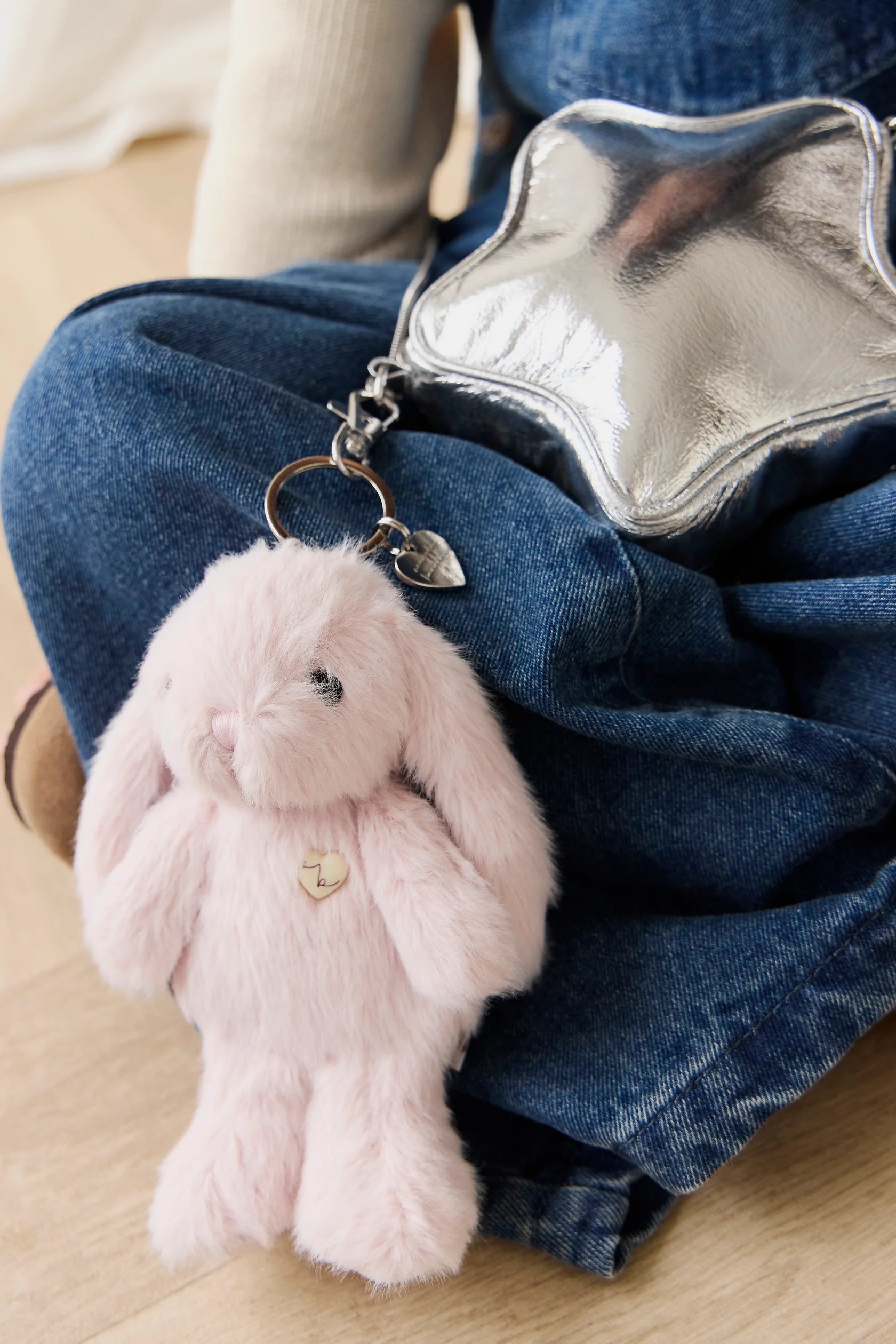 Snuggle Bunnies - Penelope Keyring - Blossom